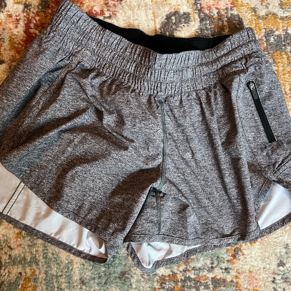 Lululemon Tracker Short V 4 Inch
